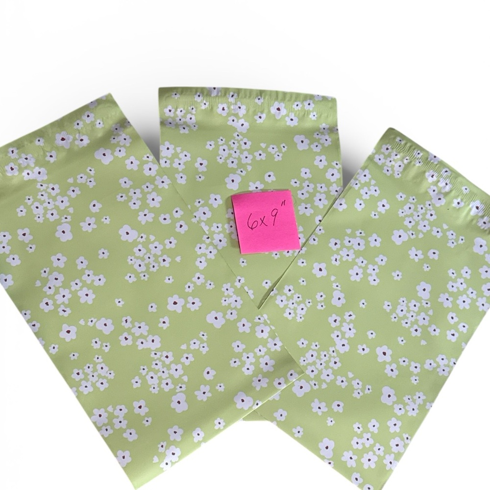 15 6x9” Floral Green Poly Mailers